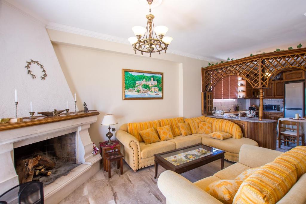 Family Room | Paradise Hotel and Bar